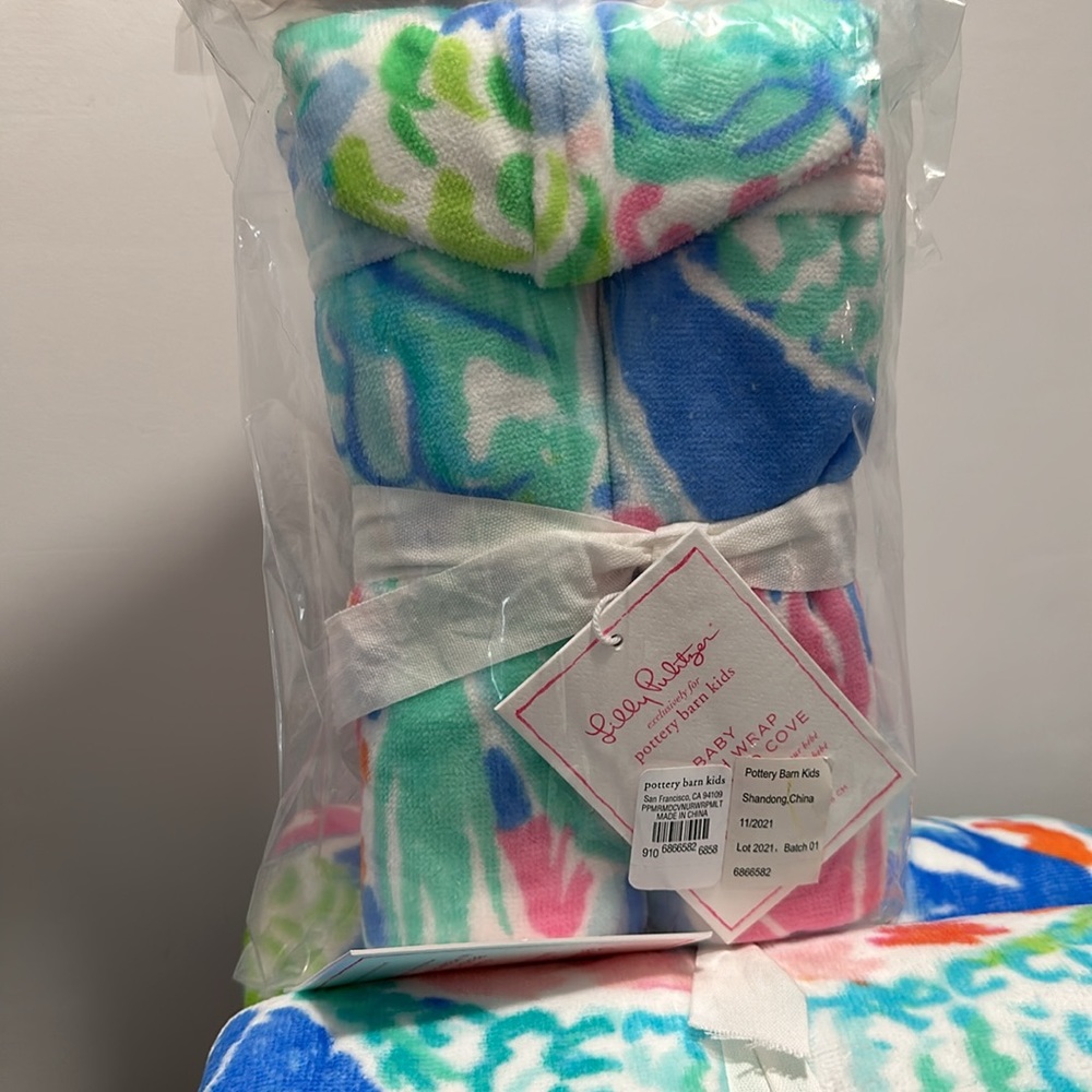 Mermaid cove beach towel. Hooded baby towel - Picture 2 of 2